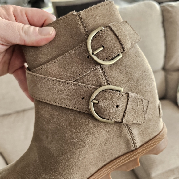 Sorel Joan Of Arctic Buckle Leather Wedge II Boot - Picture 9 of 10